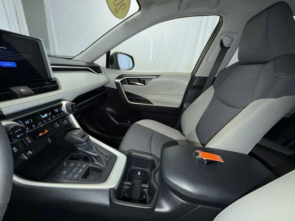 Used 2023 Toyota RAV4 XLE w/ XLE Grade Weather Package image 5