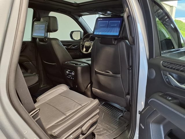 Used 2024 GMC Yukon Denali w/ Advanced Technology Package AWD/4WD image 31