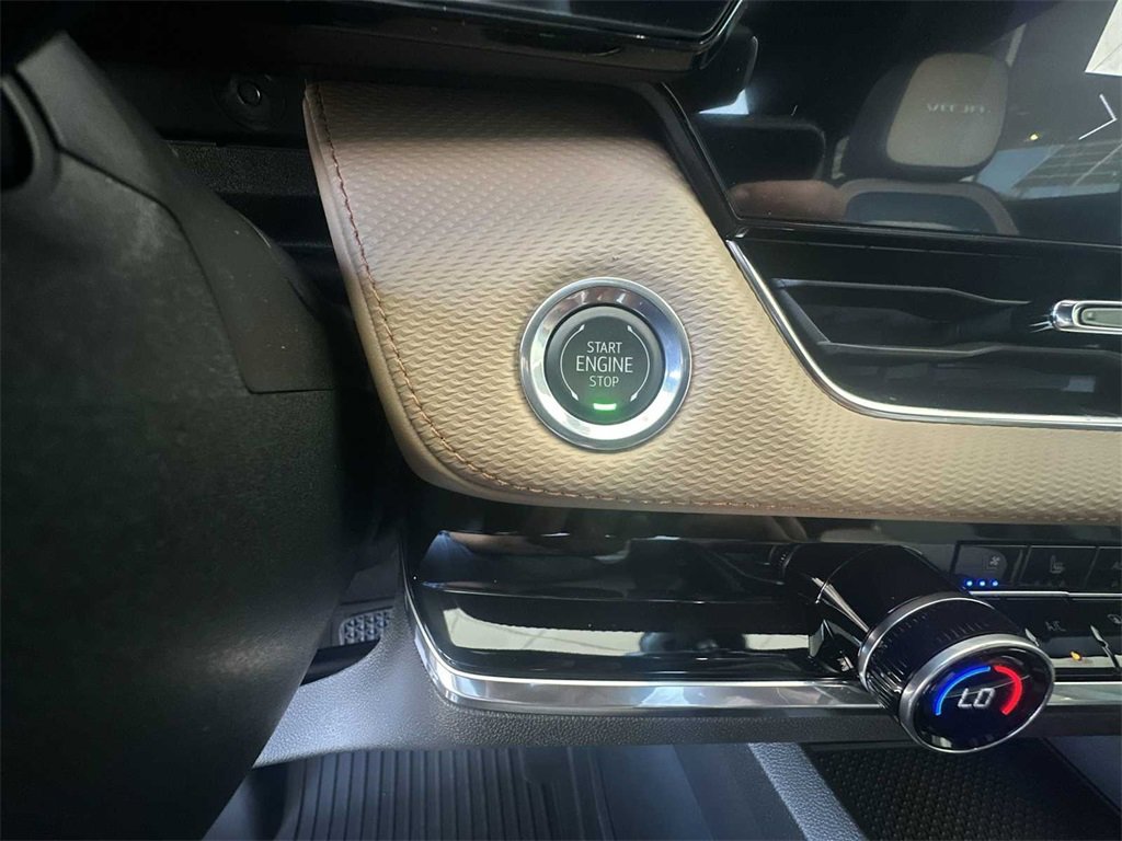 New 2026 Chevrolet Equinox ACTIV w/ Convenience Package III image 17