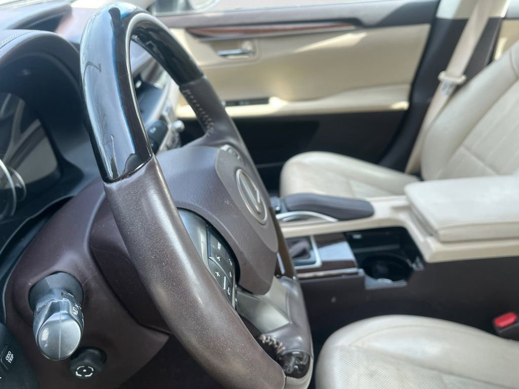 Used 2016 Lexus ES 350 w/ Luxury Package w/Wood Trim image 7