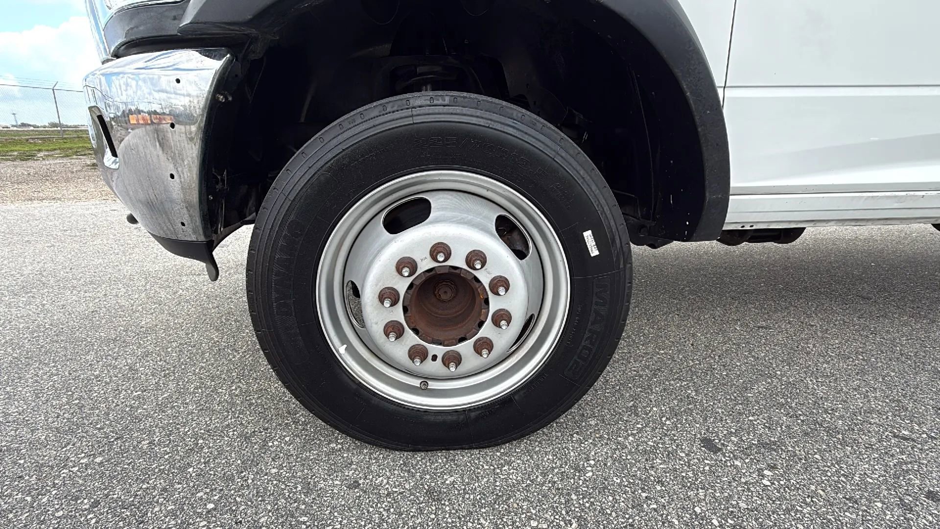 Used 2018 RAM 4500 Tradesman w/ Chrome Appearance Group image 17