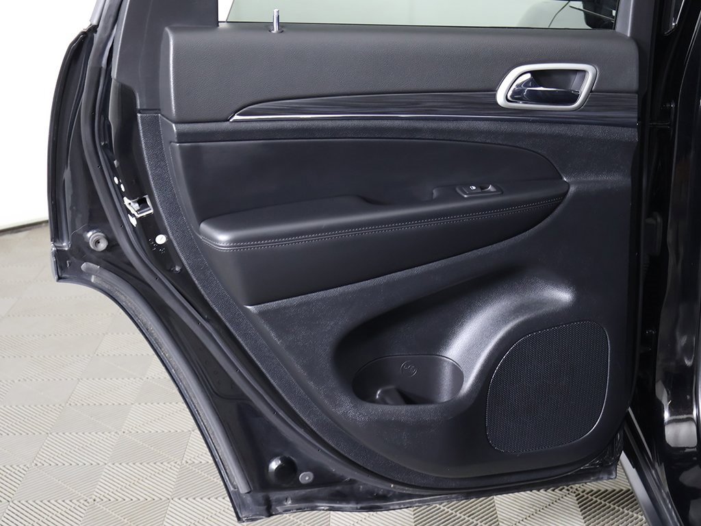 Used 2022 Jeep Grand Cherokee Limited image 25