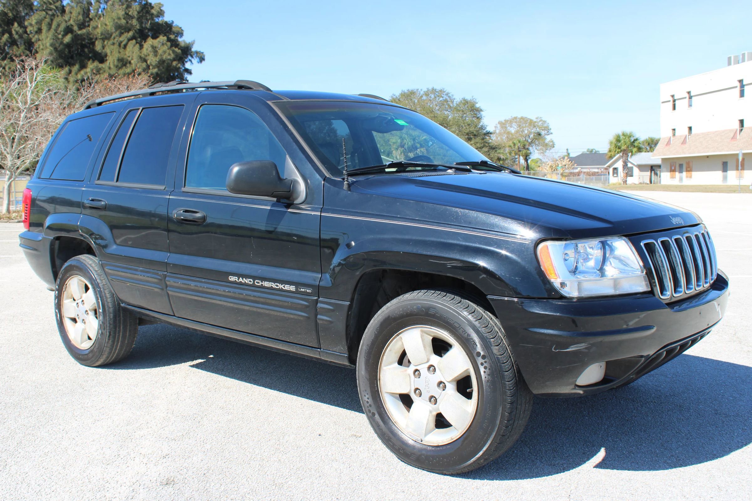 Used 2001 Jeep Grand Cherokee Limited image 9