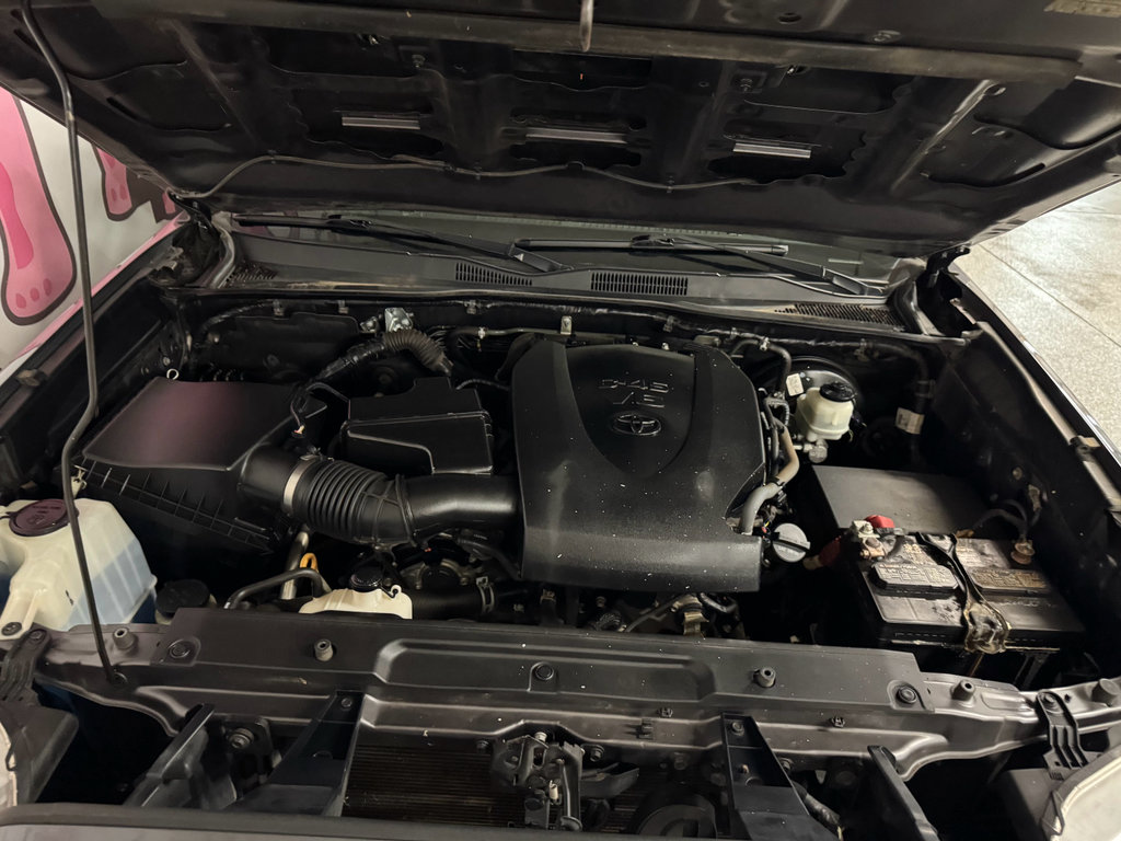 Used 2021 Toyota Tacoma TRD Sport w/ Technology Package AWD/4WD image 6