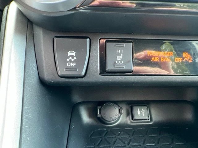Used 2019 Toyota RAV4 XLE w/ Convenience Package AWD/4WD image 21