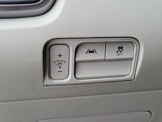 Certified 2022 Kia Sorento S w/ Panoramic Sunroof Package FWD image 18