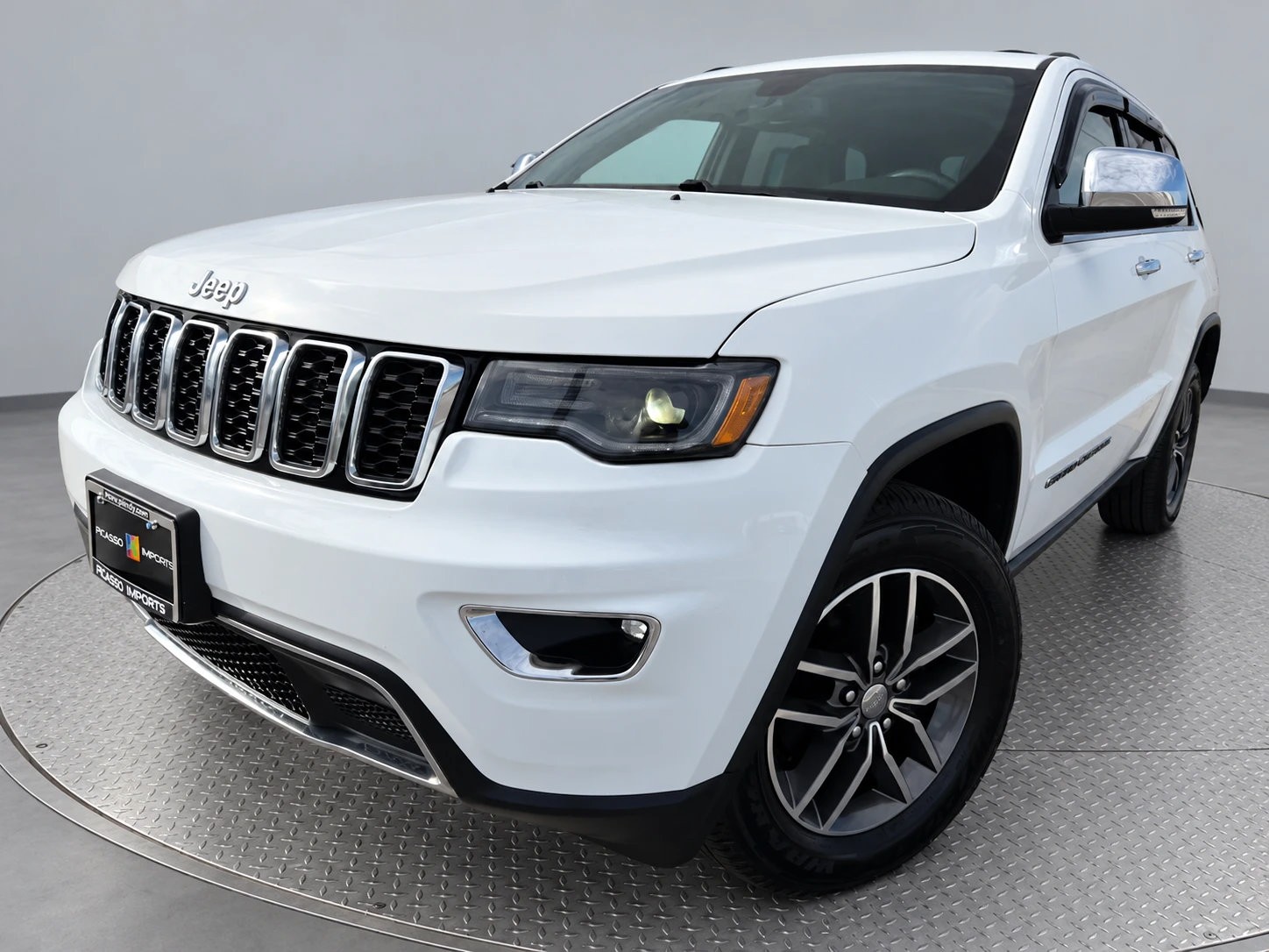 Used 2019 Jeep Grand Cherokee Limited w/ Luxury Group II AWD/4WD image 2
