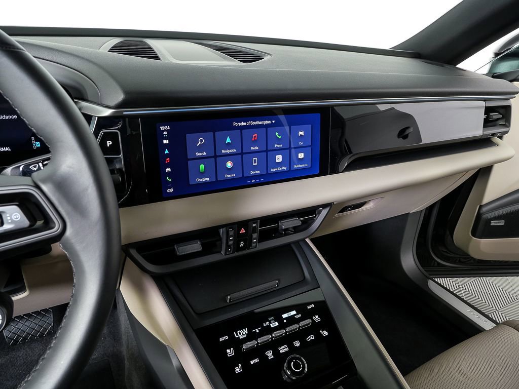 Used 2025 Porsche Macan Electric RWD image 13