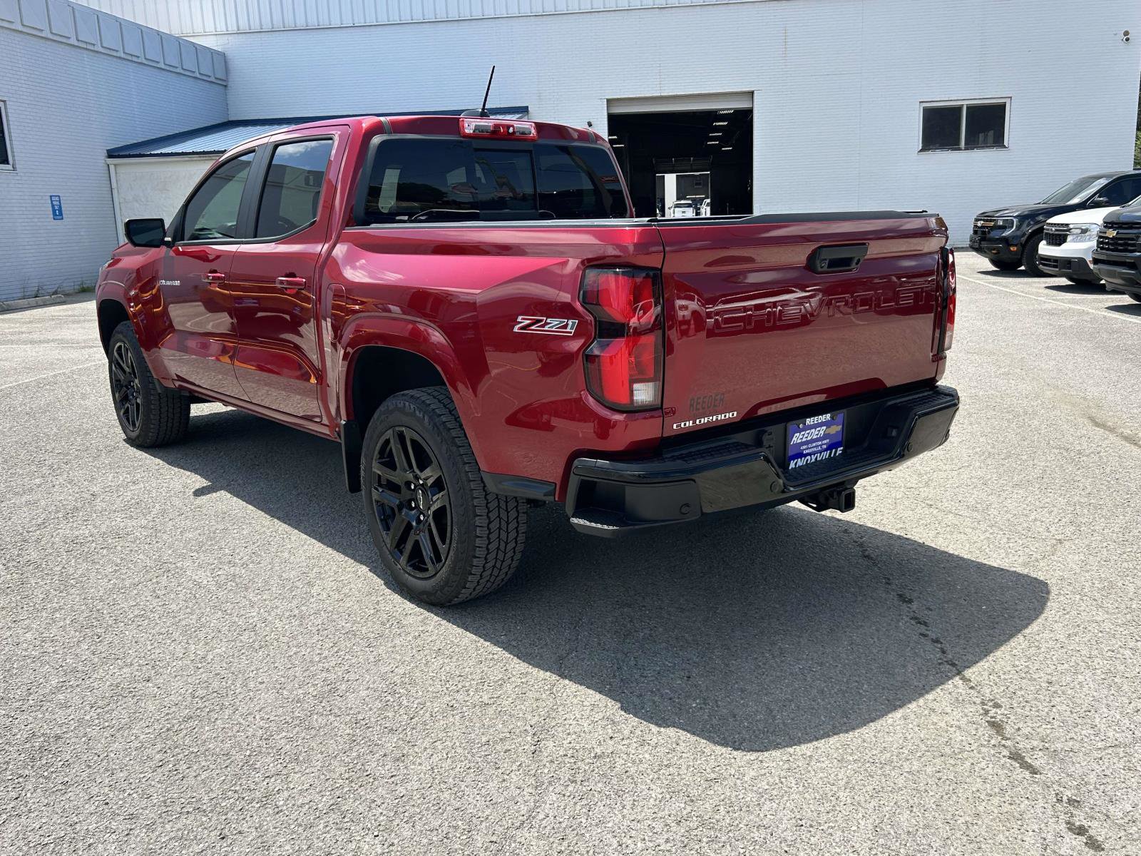 Used 2025 Chevrolet Colorado Z71 w/ Technology Package AWD/4WD image 5