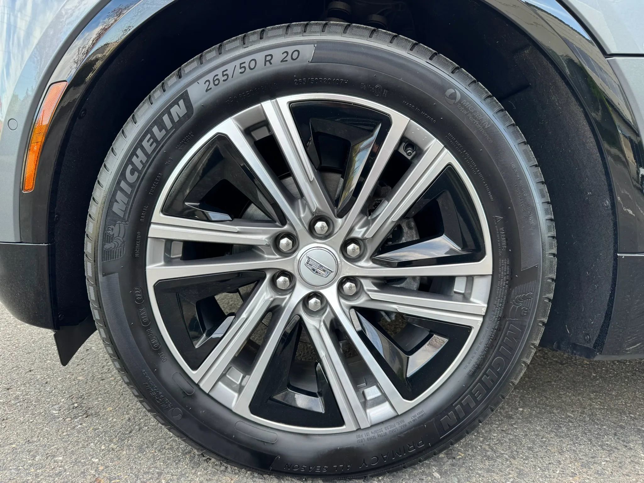 Used 2023 Cadillac Lyriq AWD image 18
