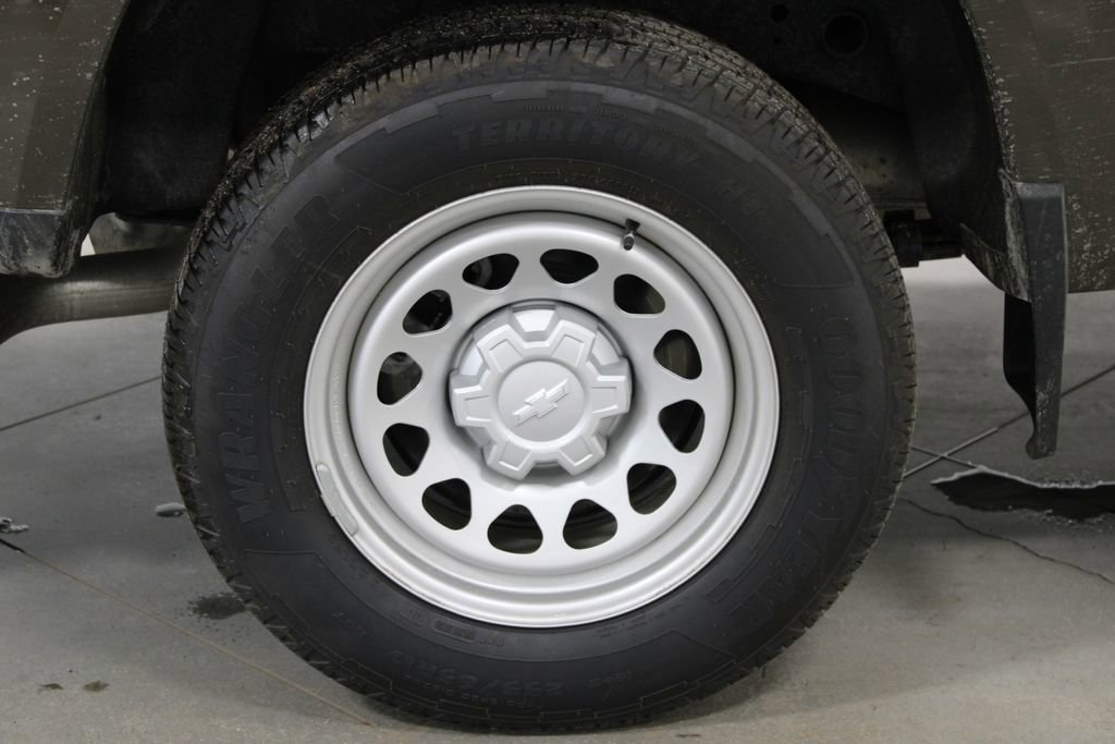 Used 2024 Chevrolet Colorado W/T image 12