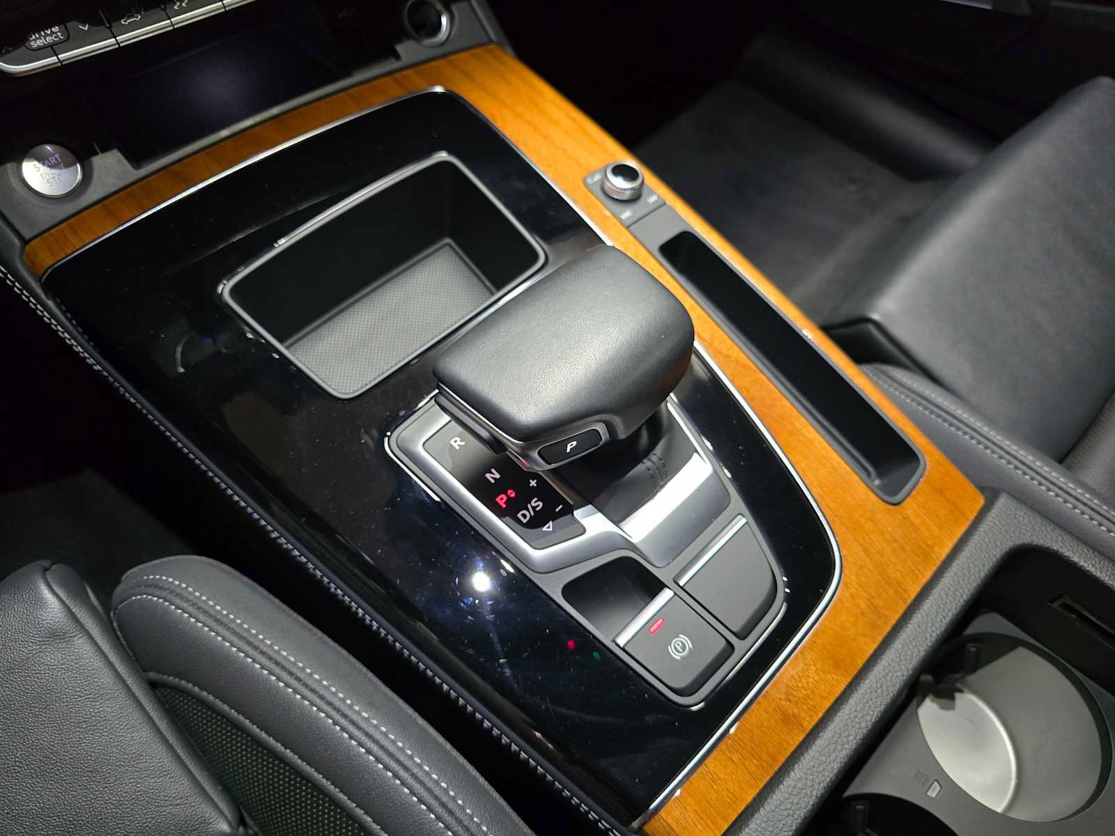 Used 2021 Audi Q5 e Prestige w/ Prestige Package image 38