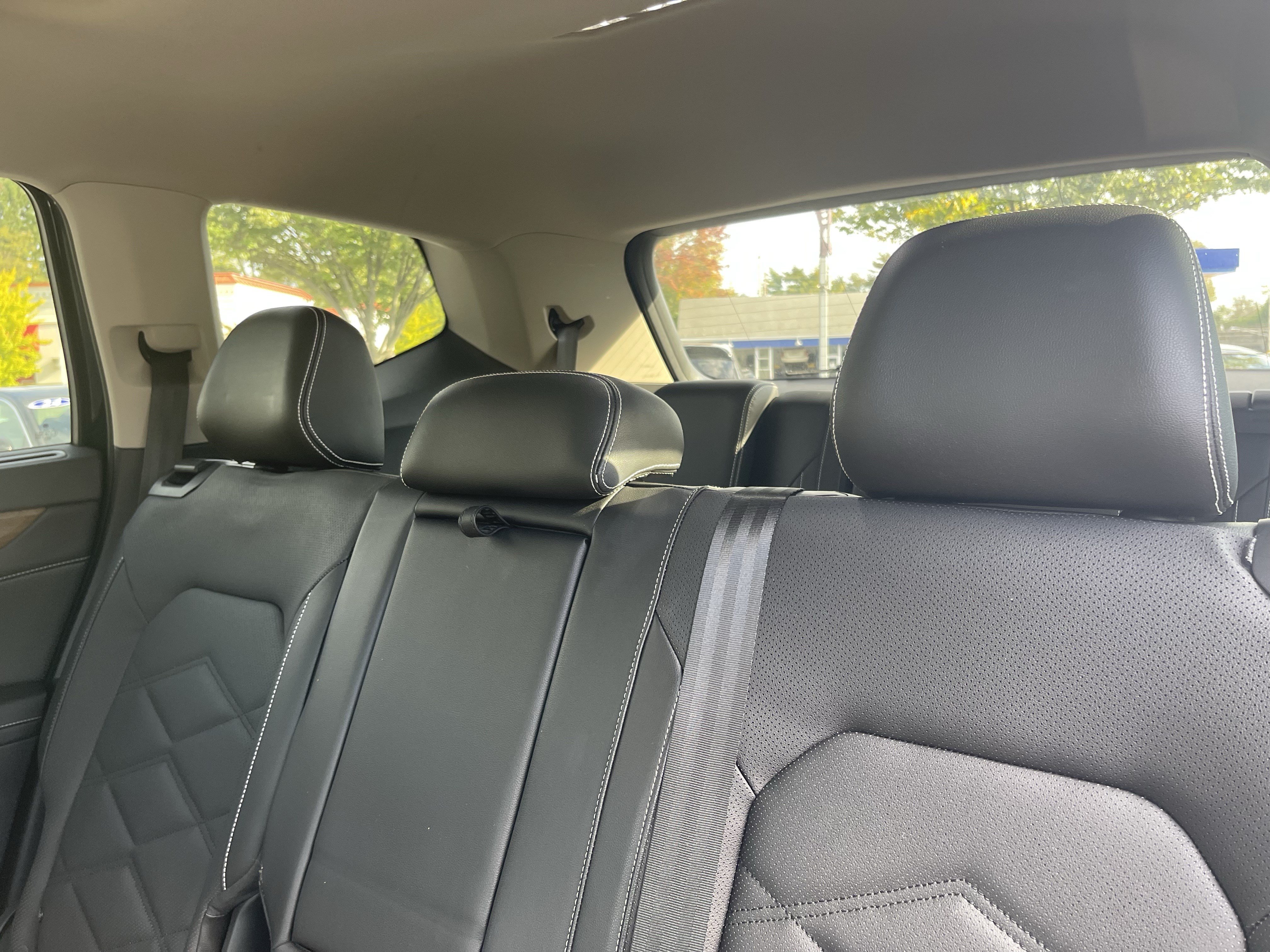 Used 2024 Volkswagen Atlas SE w/ Panoramic Sunroof Package AWD/4WD image 10