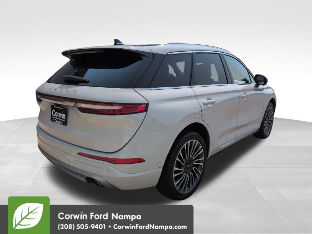 Used 2020 Lincoln Corsair Reserve w/ Equipment Group 201A FWD image 3