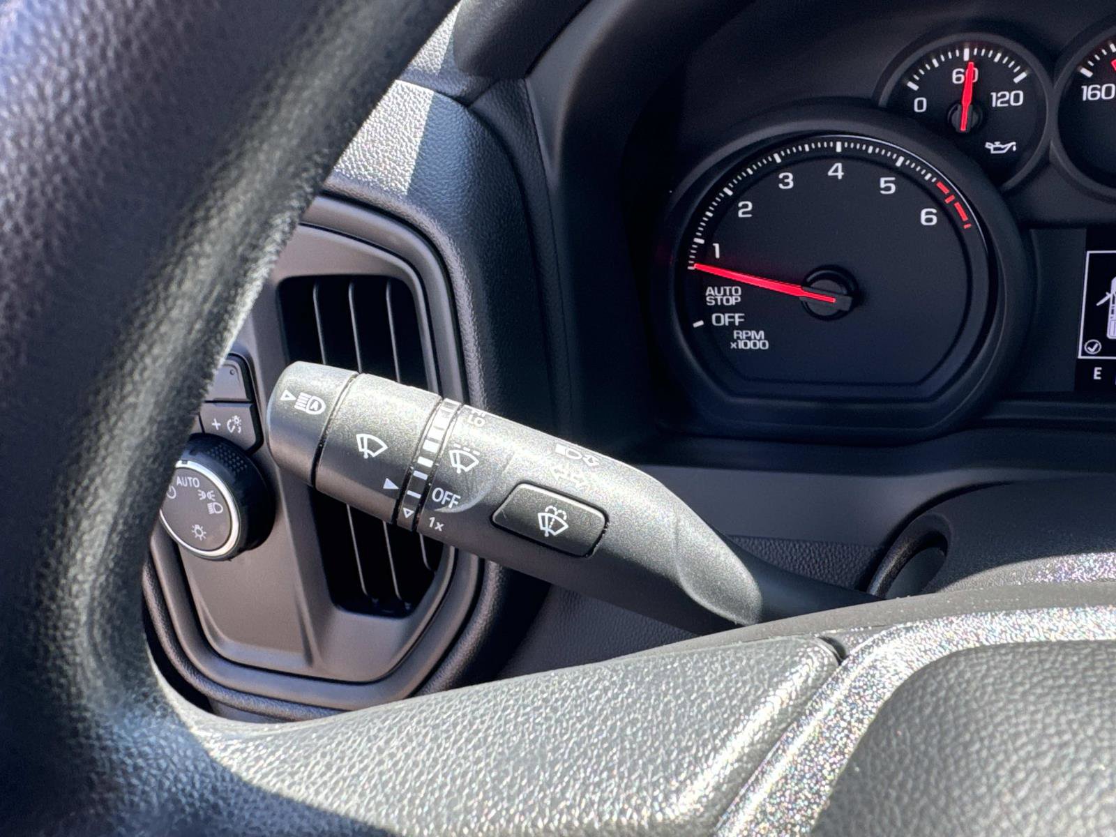 Used 2025 Chevrolet Silverado 1500 W/T image 27