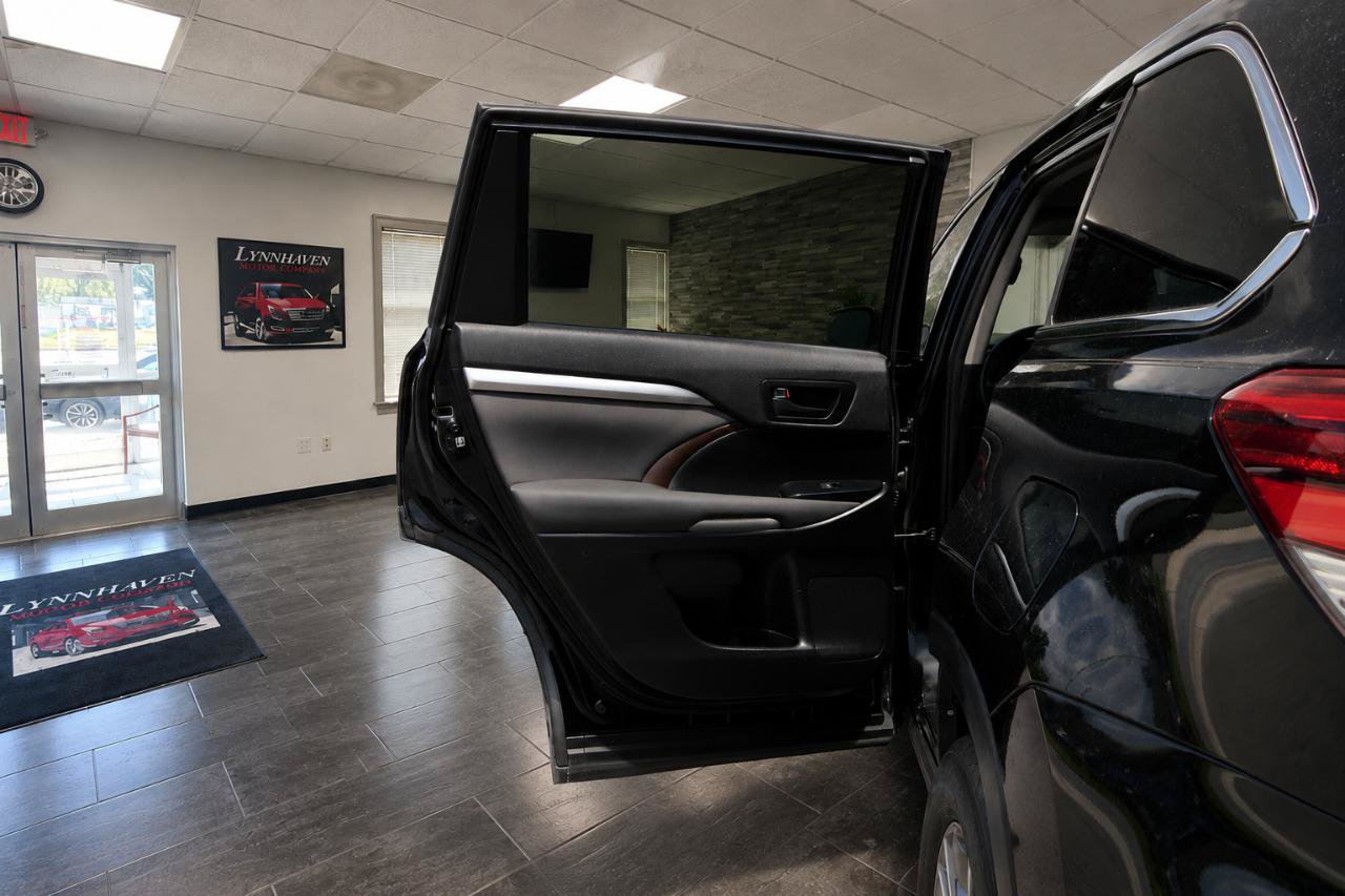 Used 2019 Toyota Highlander LE FWD image 9