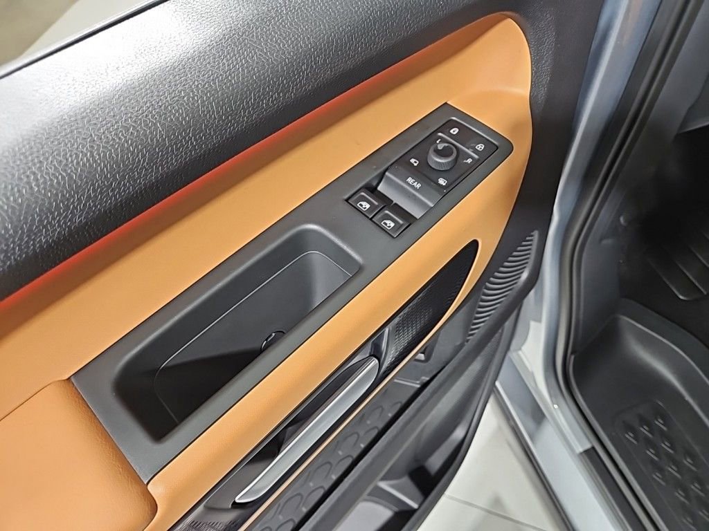 New 2025 Volkswagen ID. Buzz Pro S image 11