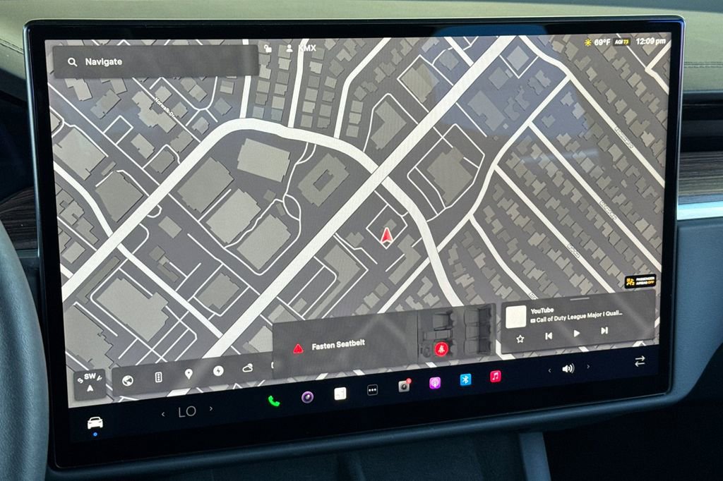 Used 2024 Tesla Model X image 17