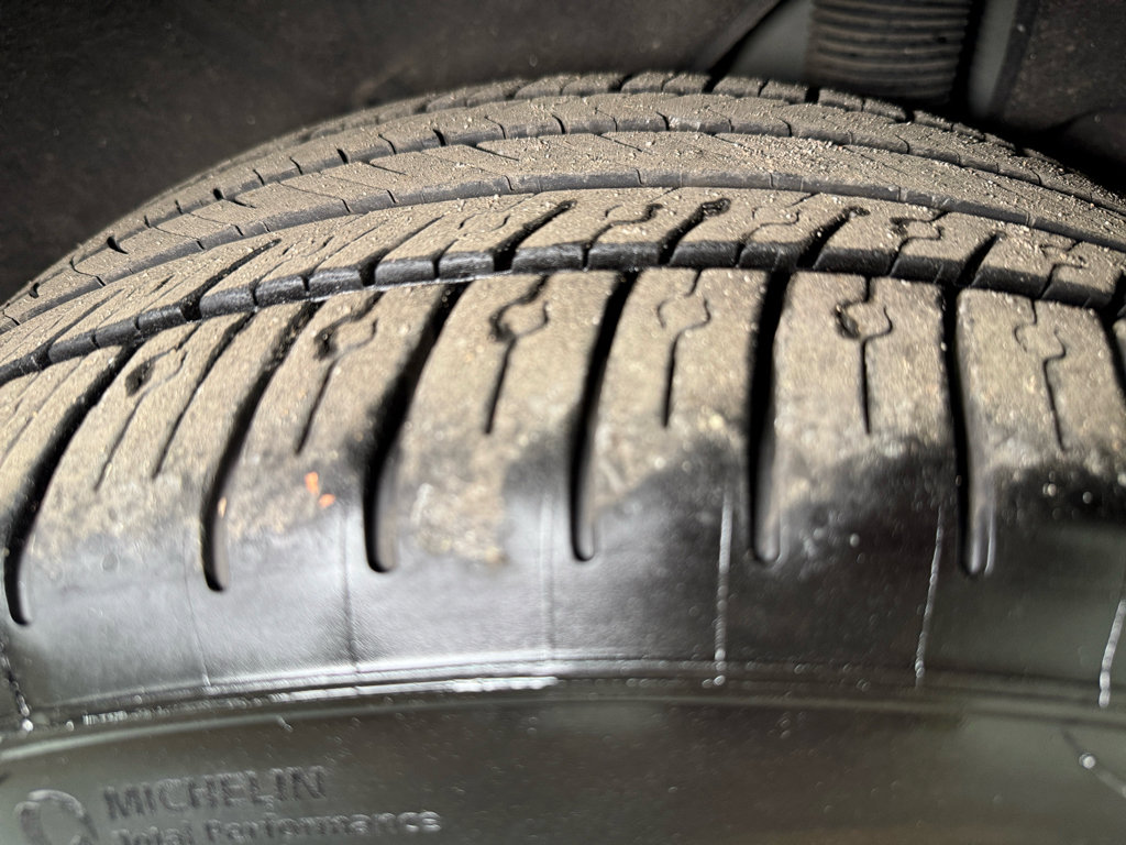 Used 2020 Tesla Model Y Long Range image 32