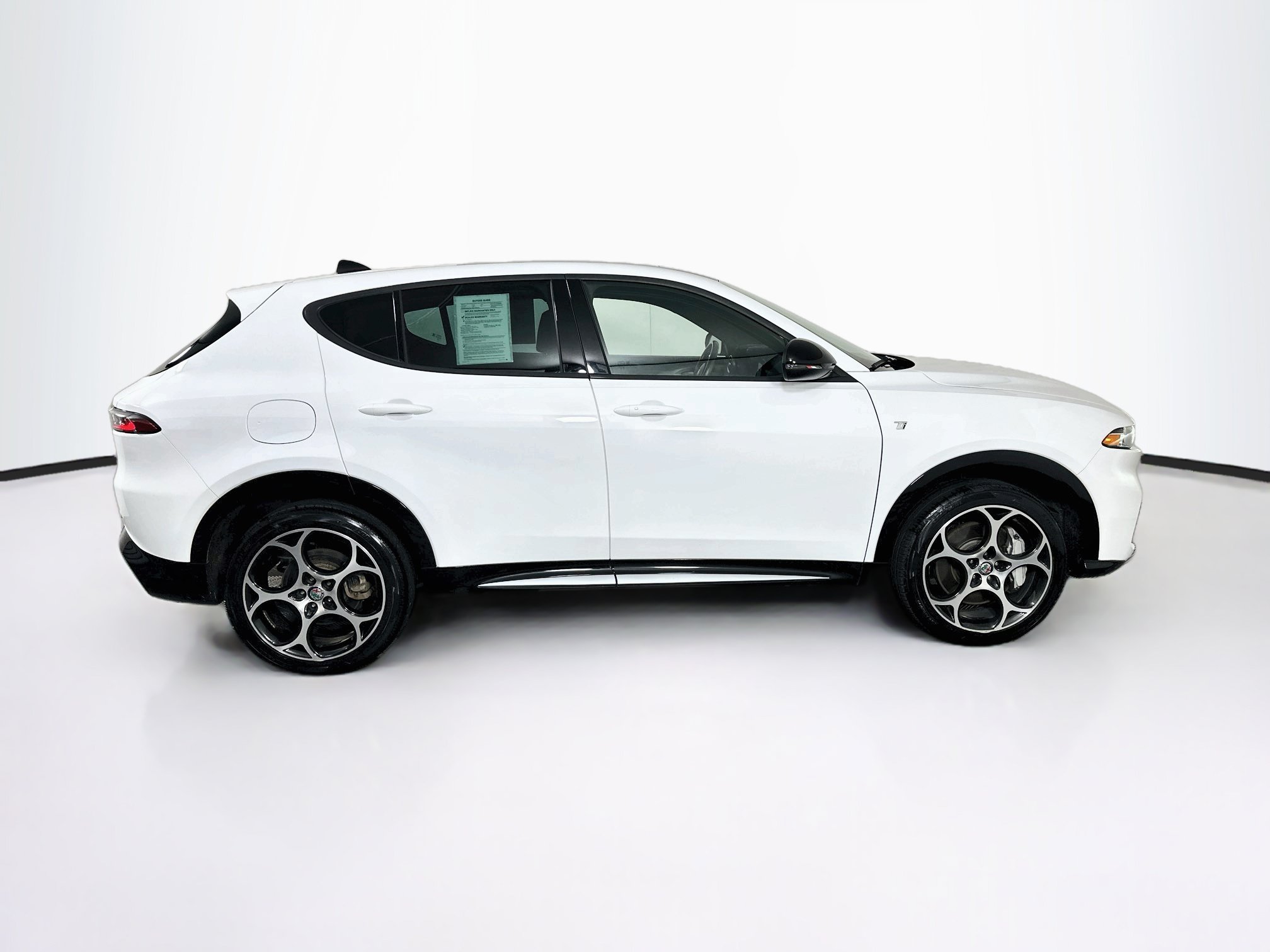 Used 2024 Alfa Romeo Tonale Ti w/ Premium Interior Package AWD/4WD image 10