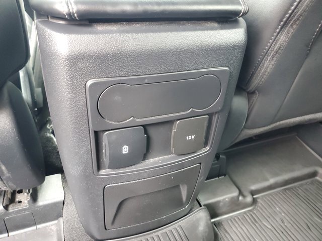 Used 2024 Ford Explorer XLT w/ Equipment Group 202A AWD/4WD image 18
