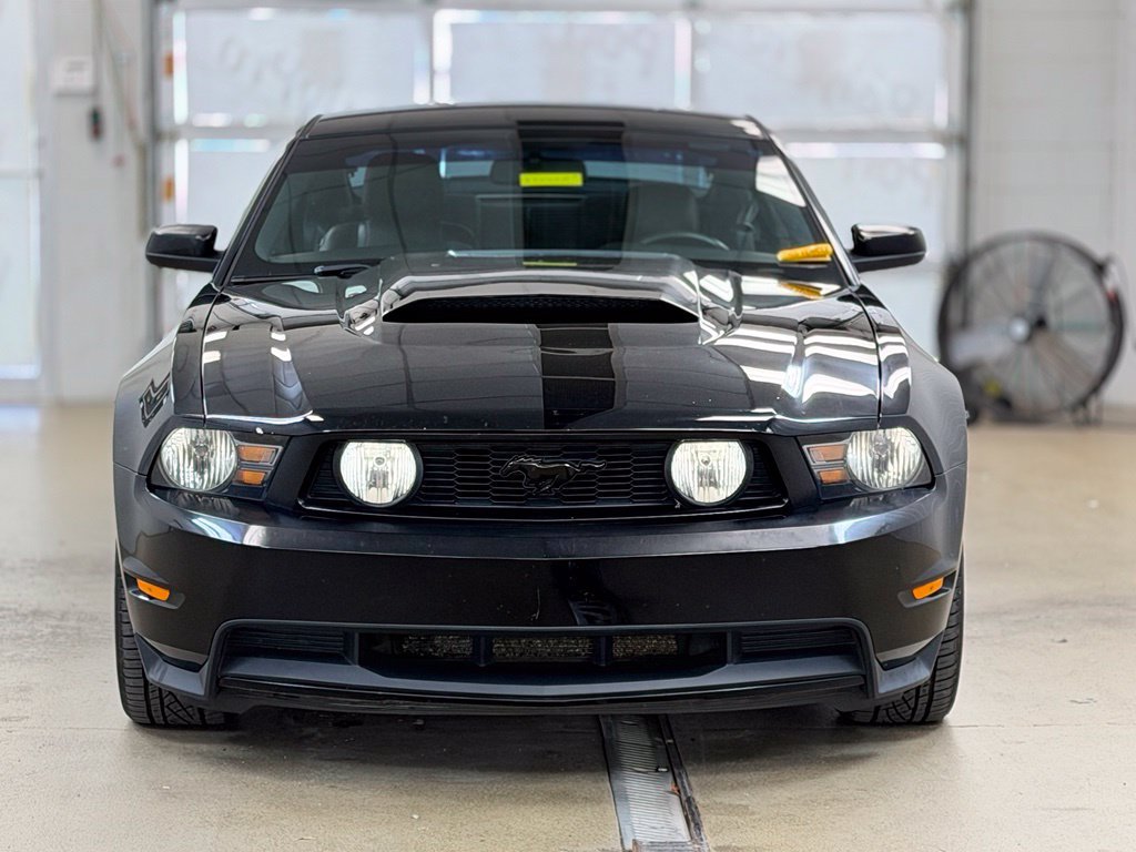 Used 2010 Ford Mustang GT RWD image 2