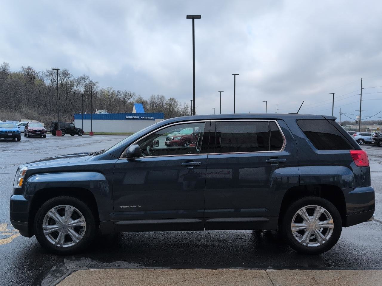 Used 2017 GMC Terrain SLE AWD/4WD image 5