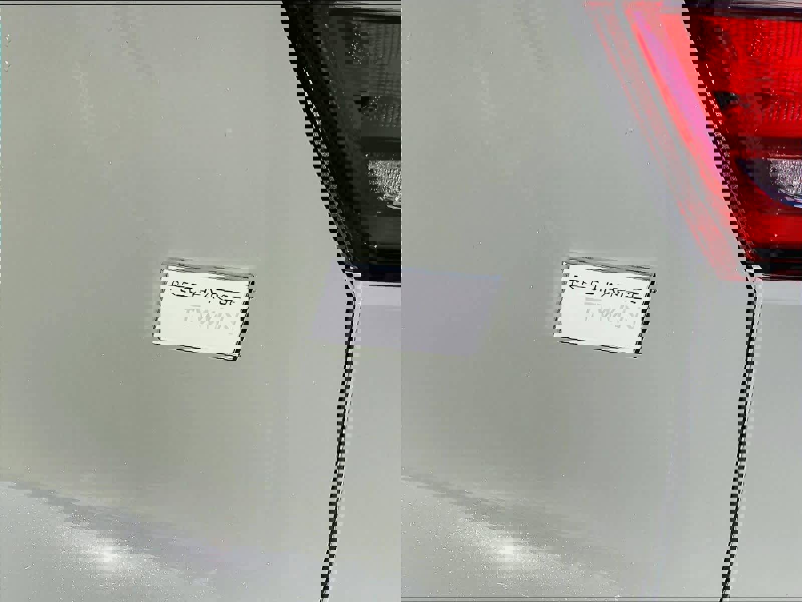 Used 2023 Volvo XC40 Recharge Ultimate image 11