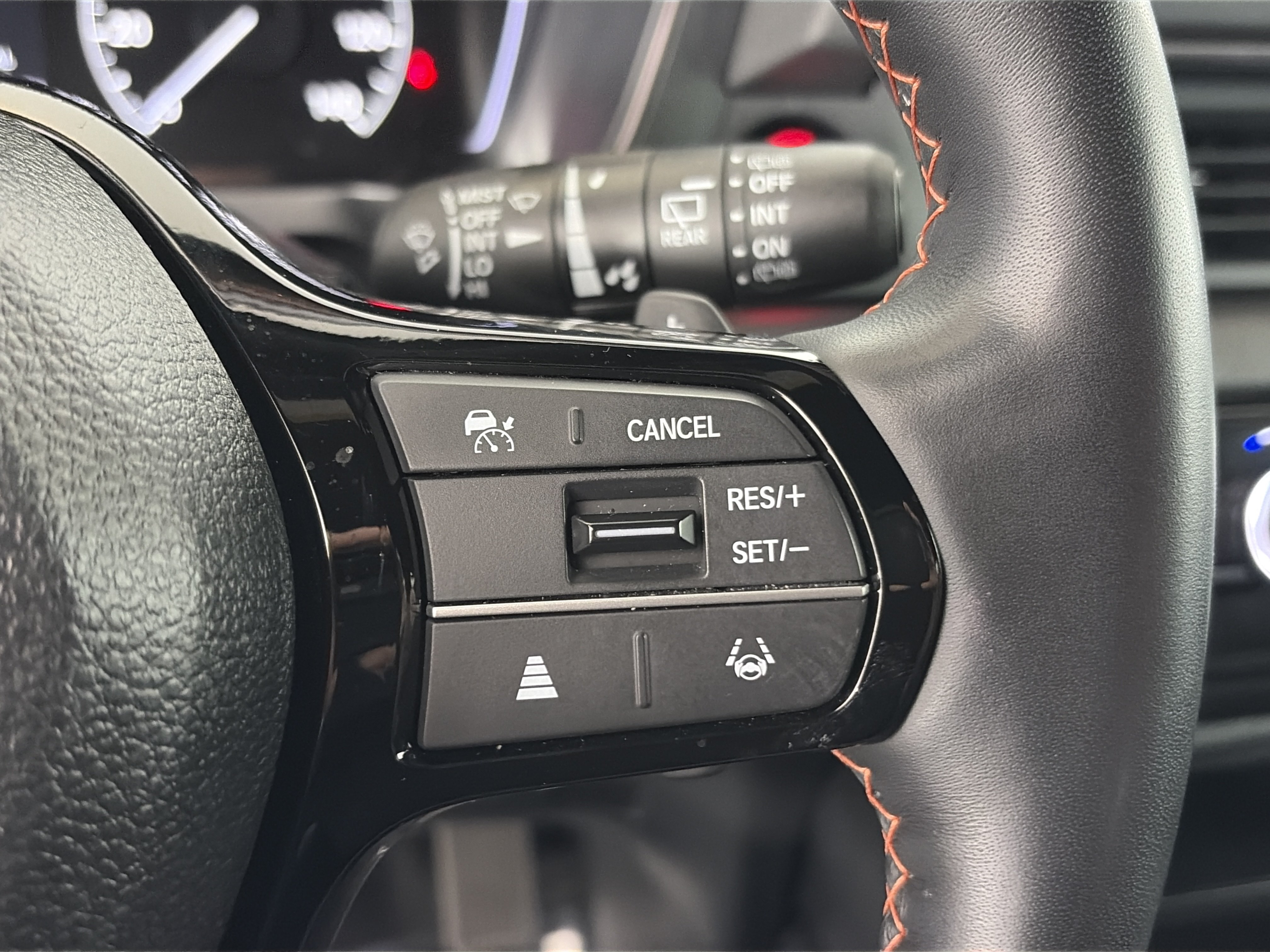 Used 2025 Honda Pilot TrailSport image 31