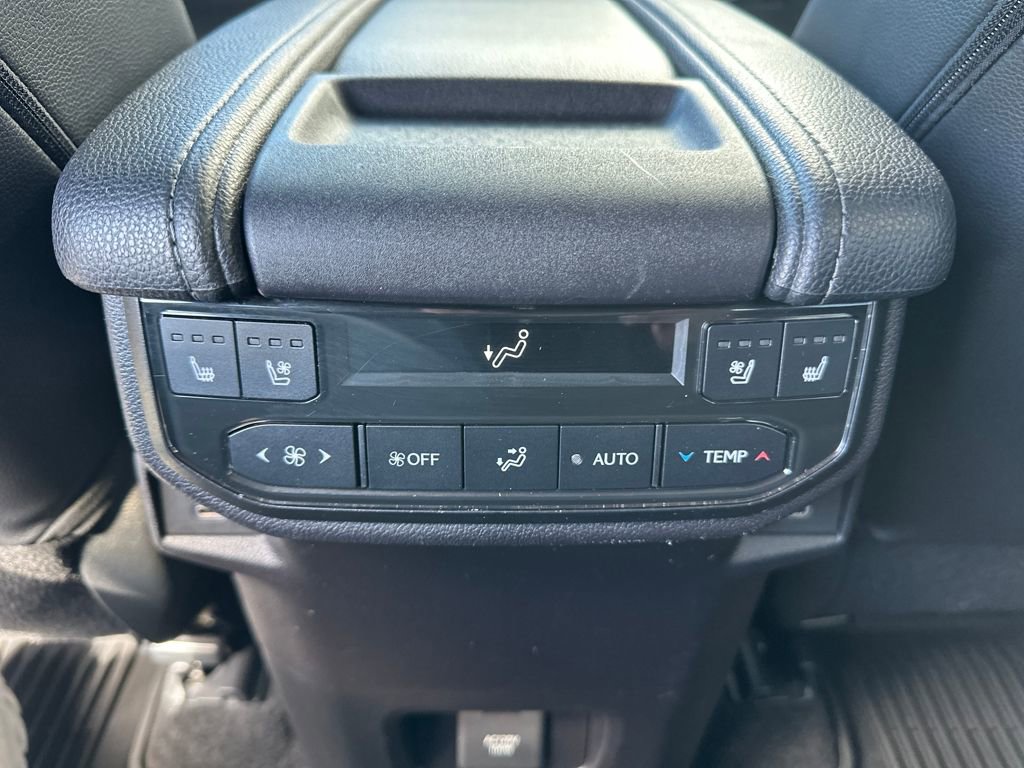 Used 2024 Toyota Grand Highlander Platinum image 29