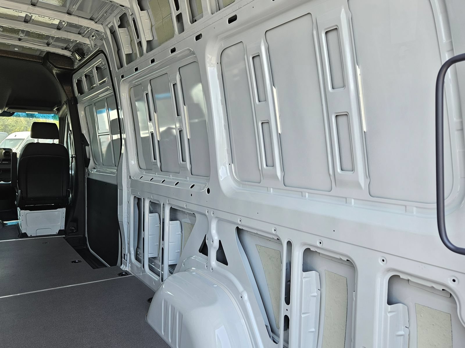 New 2025 Mercedes-Benz Sprinter 2500 image 28
