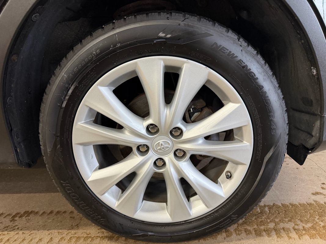 Used 2015 Toyota RAV4 Limited AWD/4WD image 30