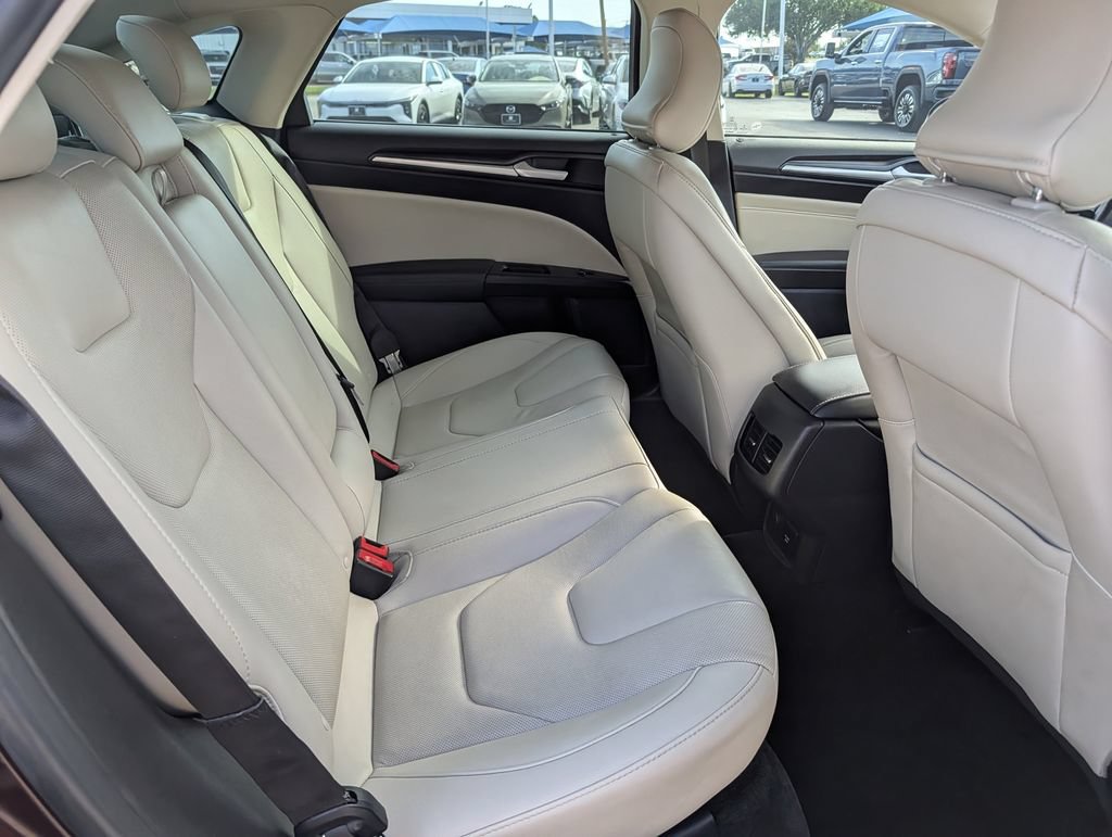 Used 2018 Ford Fusion Titanium FWD image 30