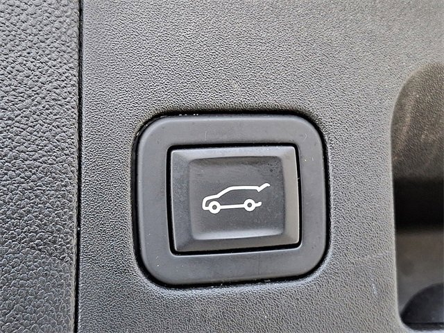 Used 2018 Cadillac XT5 Luxury w/ Driver Awareness Package image 25