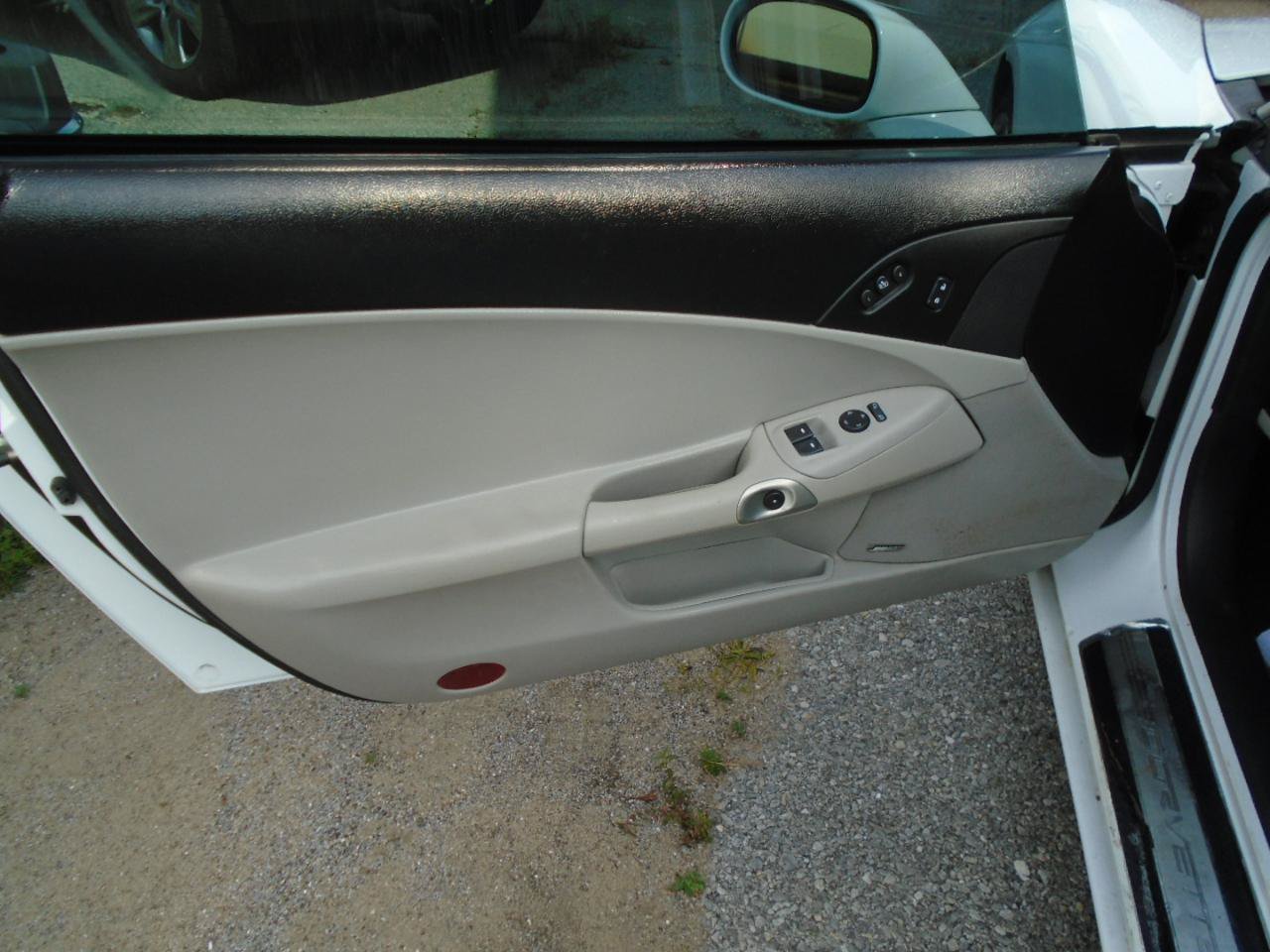 Used 2009 Chevrolet Corvette Convertible w/ Preferred Equipment Group RWD image 19