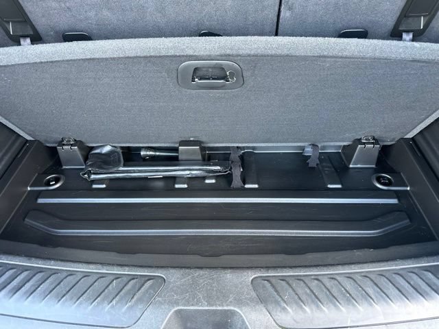 Used 2025 Chevrolet Tahoe LT AWD/4WD image 32