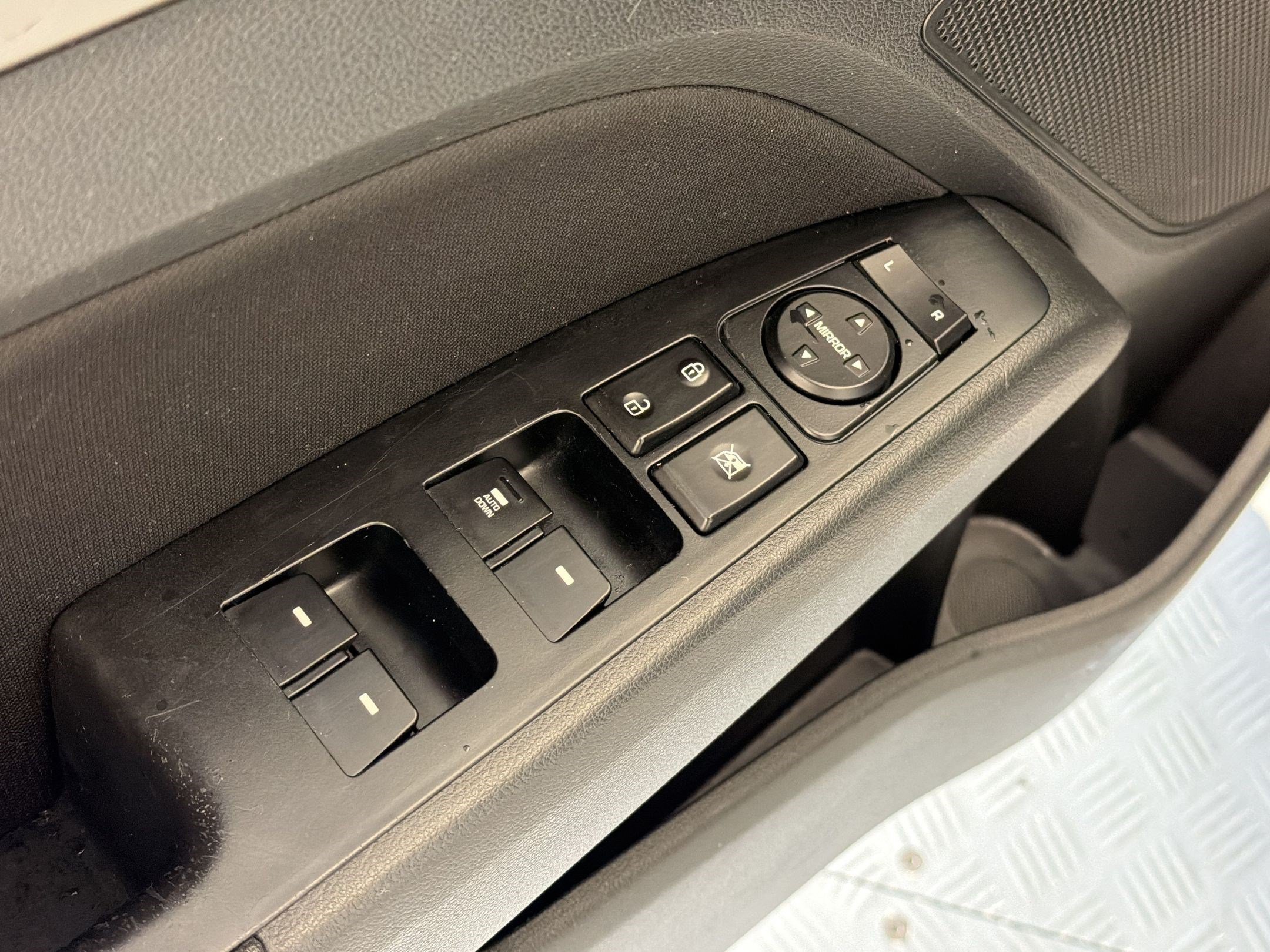 Used 2020 Hyundai Elantra SEL w/ Cargo Package (C1) FWD image 8