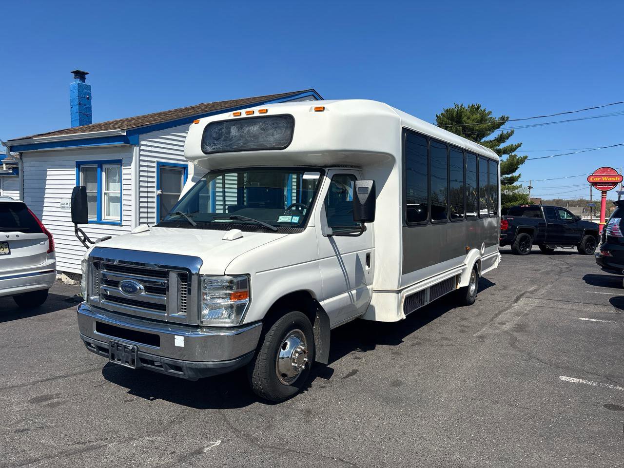 Used 2012 Ford E-450 and Econoline 450 Super Duty w/ Shuttle Bus Prep Pkg image 3