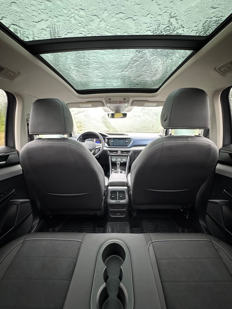 Used 2023 Volkswagen Taos SE w/ Panoramic Sunroof Package AWD/4WD image 12