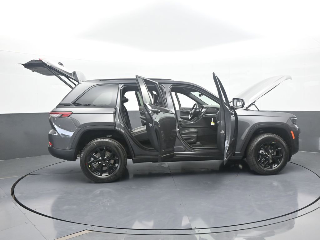 New 2025 Jeep Grand Cherokee Altitude image 66