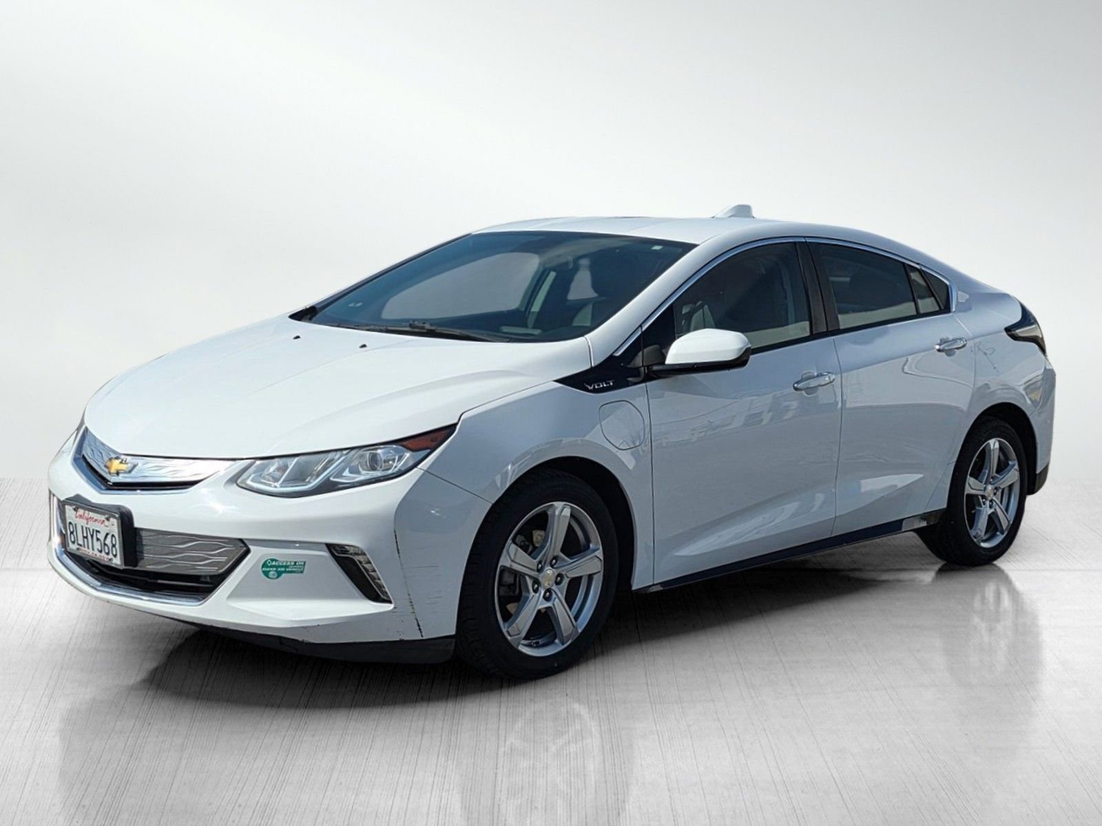 Used 2017 Chevrolet Volt LT w/ Comfort Package FWD image 3