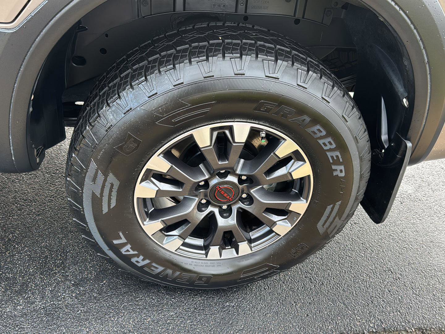 Used 2023 Nissan Titan PRO-4X w/ Pro-4x Convenience Package image 33