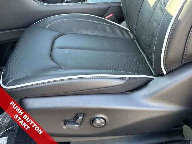 New 2026 Chrysler Pacifica Limited w/ Uconnect Theater Family Group image 18