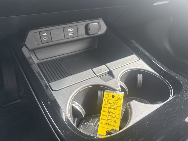 Used 2025 Toyota Prius Plug-In Hybrid w/ Limited Premium Package image 30