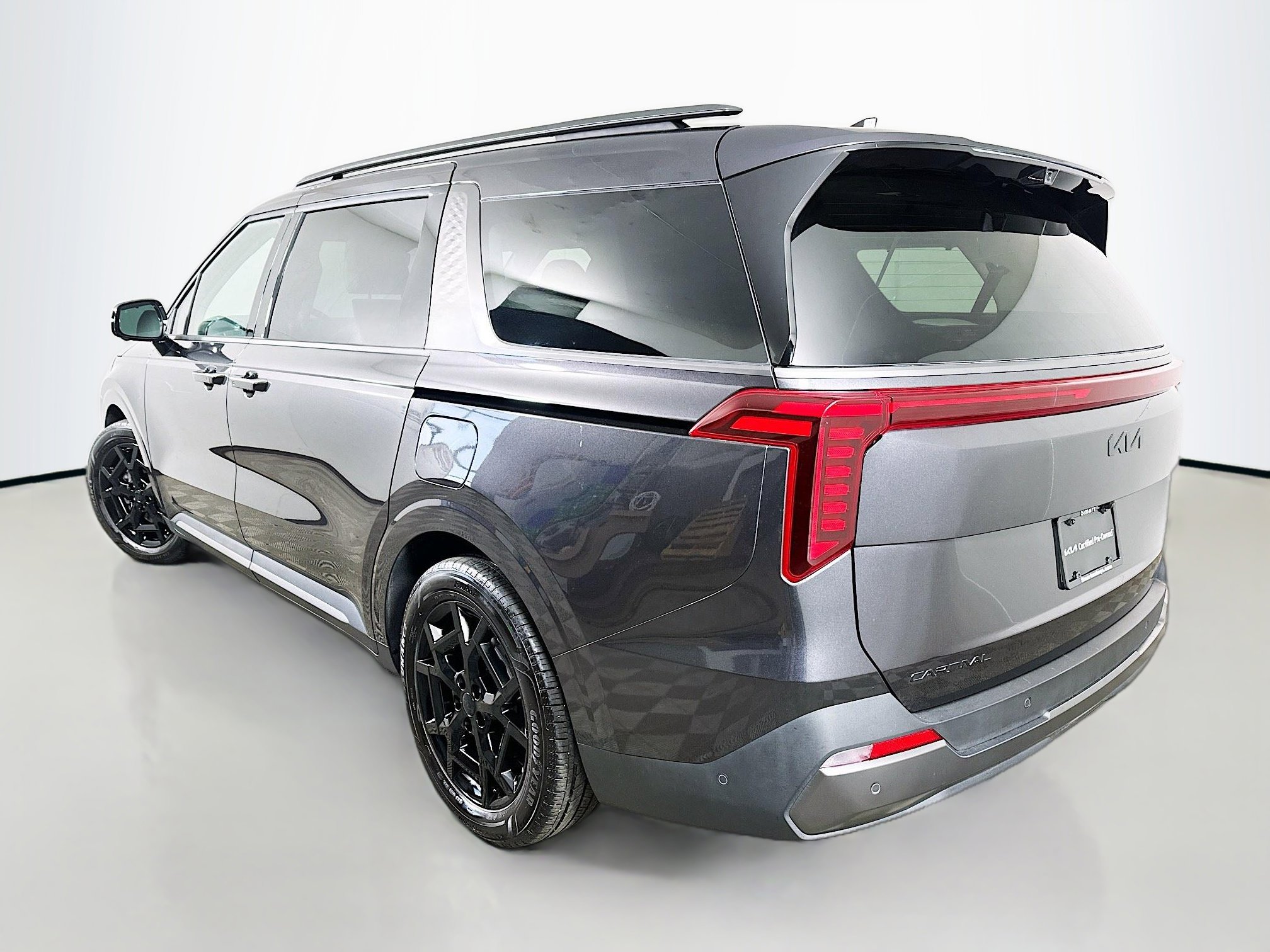 Certified 2026 Kia Carnival SX Prestige FWD image 5