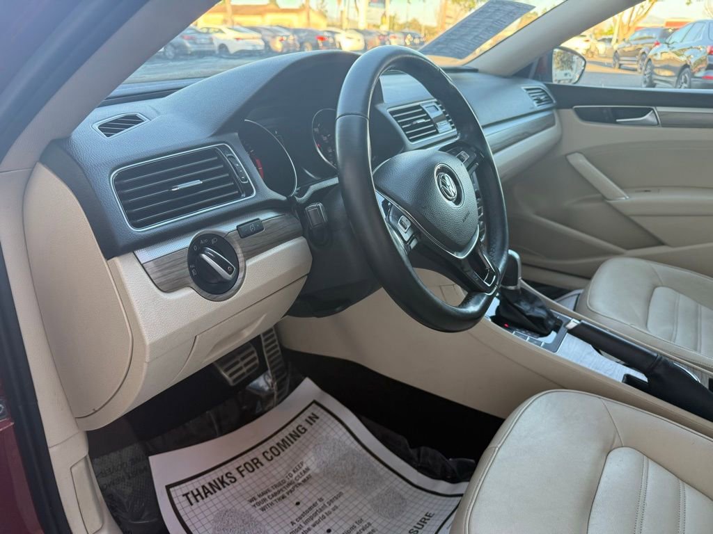 Used 2018 Volkswagen Passat 2.0T SEL Premium image 26