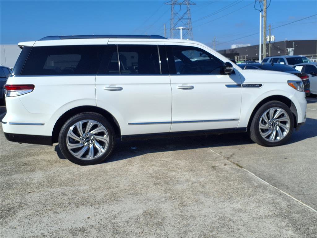 Used 2023 Lincoln Navigator Reserve image 26