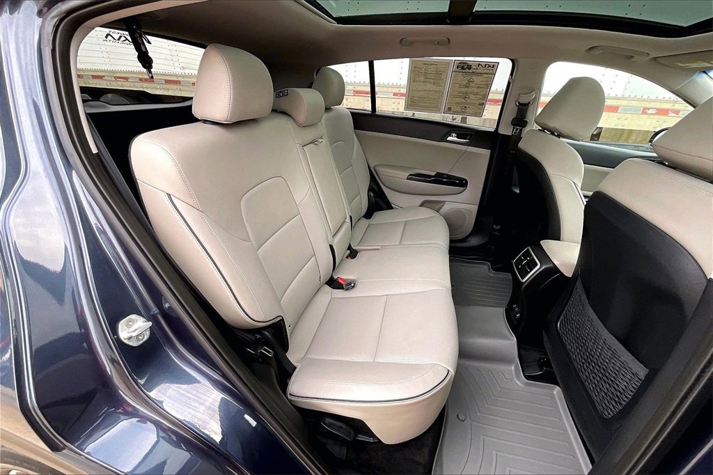 Certified 2022 Kia Sportage EX w/ EX Technology Package image 27