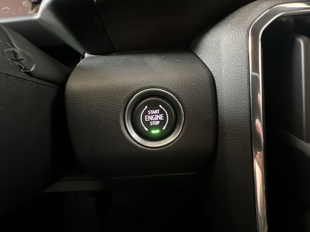 New 2026 GMC Acadia Denali Ultimate w/ LPO, Floor Liner Package image 17