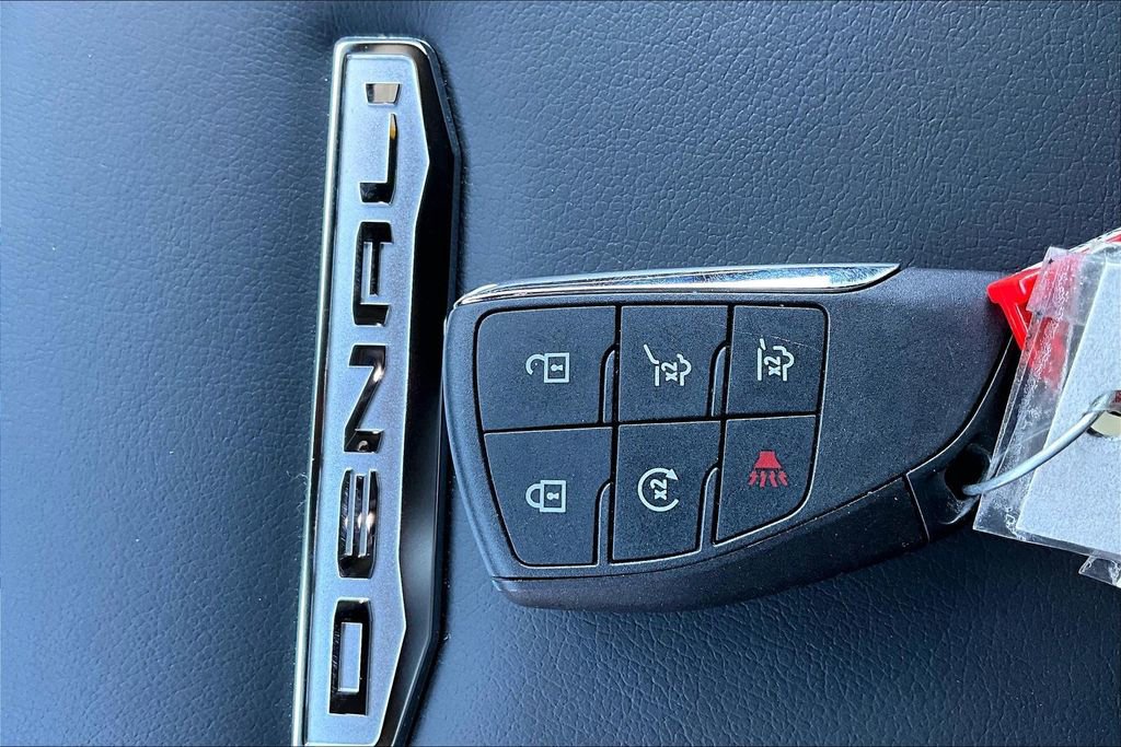 Used 2025 GMC Yukon Denali w/ LPO, Floor Liner Package AWD/4WD image 35